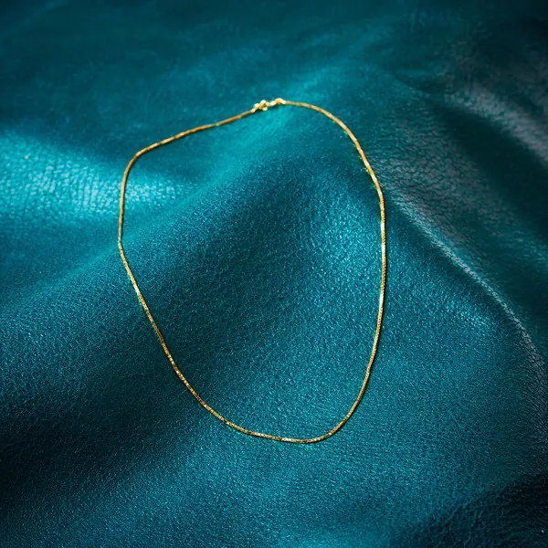 Goldkette als Venezianerkette in Gelbgold 585 / 14K, 50 cm lang, 0,8 mm breit, Gewicht ca. 2.3 g.