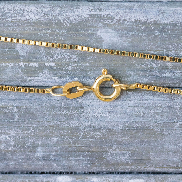 Goldkette als Venezianerkette in Gelbgold 585 / 14K, 34 cm lang, 0,9 mm breit, Gewicht ca. 2.1 g.