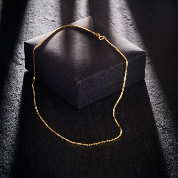 Goldkette als Venezianerkette in Gelbgold 333 / 8K, 45 cm lang, 1,4 mm breit, Gewicht ca. 5.2 g.