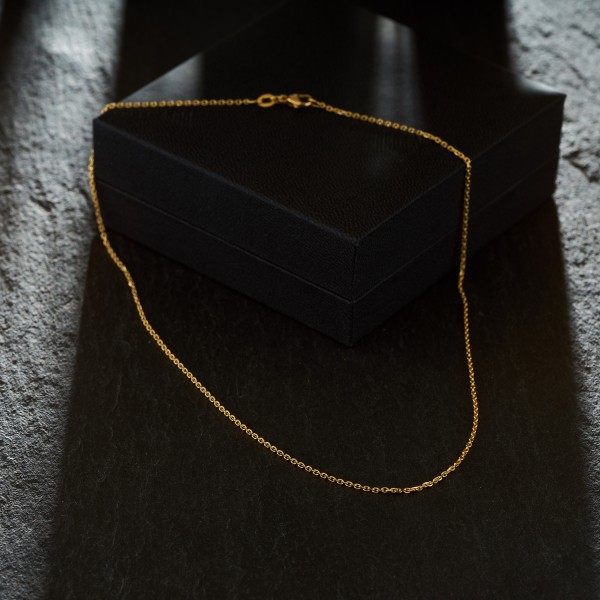 Goldkette als Ankerkette diamantiert in Gelbgold 750 / 18K, 45 cm lang, 1,3 mm breit, Gewicht ca. 3.4 g.