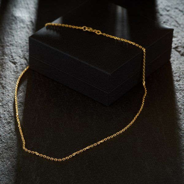 Goldkette als Ankerkette diamantiert in Gelbgold 750 / 18K, 50 cm lang, 1,9 mm breit, Gewicht ca. 8.4 g.