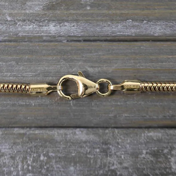 Goldkette als Schlangenkette in Gelbgold 750 / 18K, 38 cm lang, 1,9 mm breit, Gewicht ca. 8.3 g.