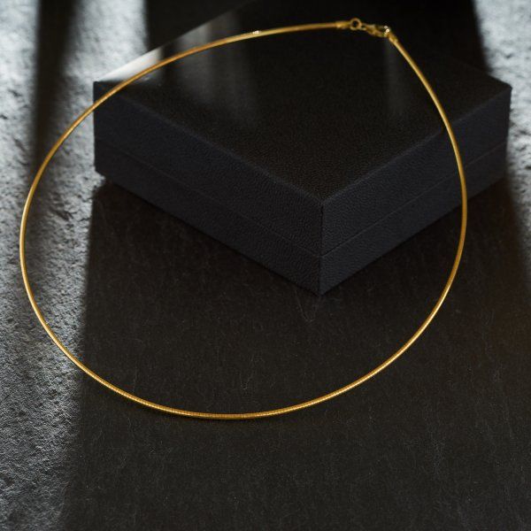 Goldkette als Tondakette in Gelbgold 333 / 8K, 42 cm lang, 1,5 mm breit, Gewicht ca. 7.4 g.