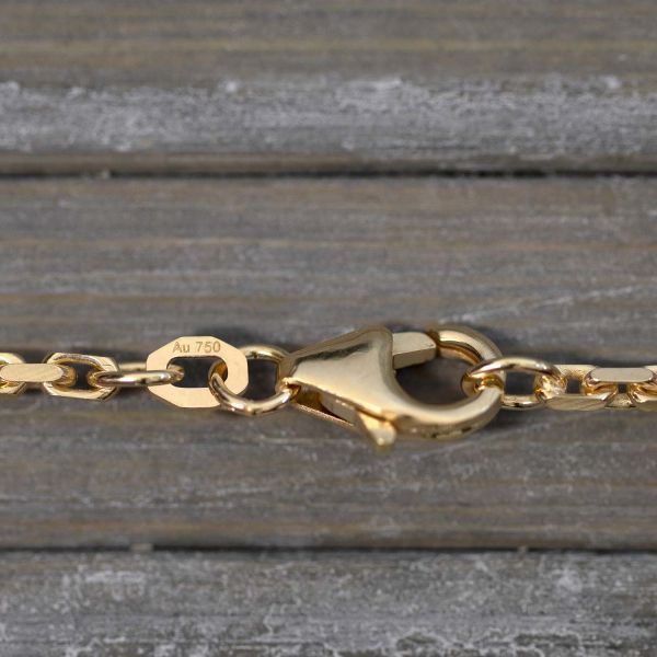 Goldkette als Ankerkette diamantiert in Gelbgold 750 / 18K, 55 cm lang, 2 mm breit, Gewicht ca. 14 g.