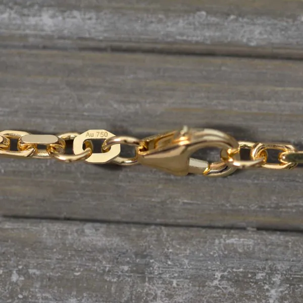 Goldkette als Ankerkette diamantiert in Gelbgold 750 / 18K, 45 cm lang, 2,5 mm breit, Gewicht ca. 17.6 g.