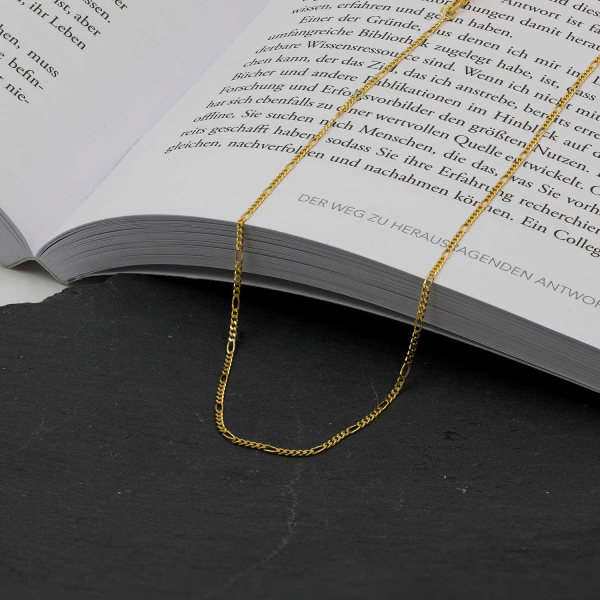 Goldkette als Figarokette diamantiert in Gelbgold 750 / 18K, 42 cm lang, 1,5 mm breit, Gewicht ca. 2.8 g.