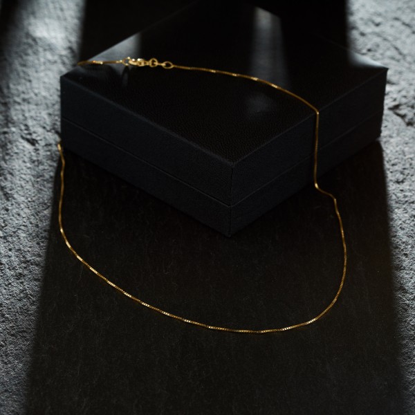 Goldkette als Venezianerkette in Gelbgold 375 / 9K, 55 cm lang, 0,7 mm breit, Gewicht ca. 2.2 g.