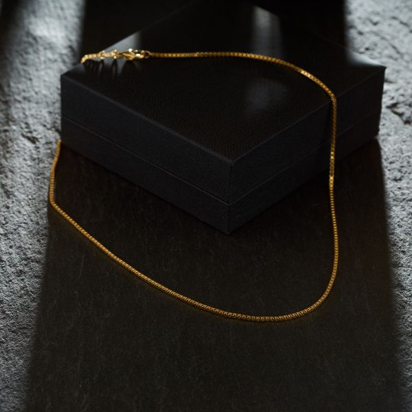 Goldkette als Venezianerkette in Gelbgold 750 / 18K, 50 cm lang, 1,4 mm breit, Gewicht ca. 8.6 g.