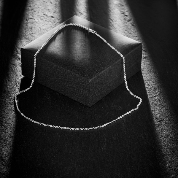 Goldkette als Ankerkette rund Weißgold 585 / 14K, 70 cm lang, 2 mm breit, Gewicht ca. 9.5 g.