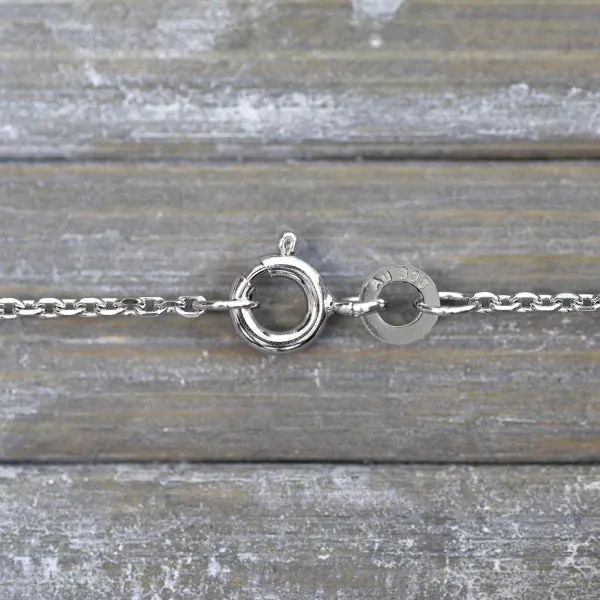 Goldkette als Ankerkette diamantiert in Weißgold 333 / 8K, 45 cm lang, 1,3 mm breit, Gewicht ca. 2.4 g.
