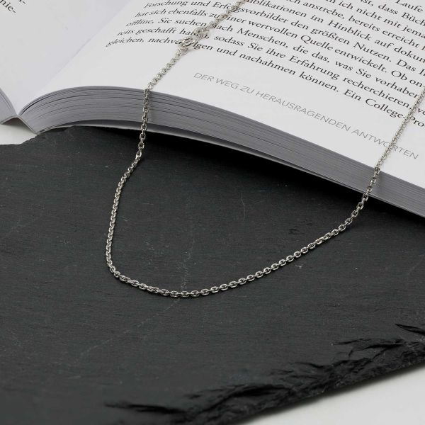 Goldkette als Ankerkette diamantiert in Weißgold 585 / 14K, 55 cm lang, 1,7 mm breit, Gewicht ca. 5.9 g.