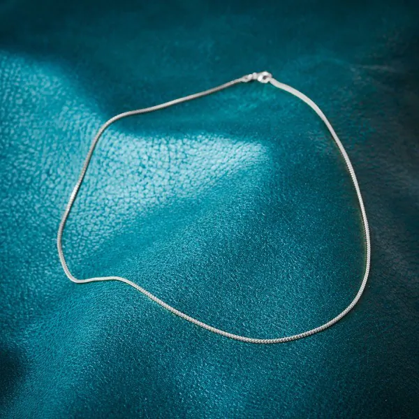 Goldkette als Bingokette in Weißgold 750 / 18K, 34 cm lang, 1,1 mm breit, Gewicht ca. 3.5 g.