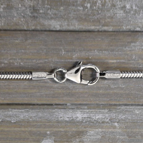 Goldkette als Schlangenkette in Weißgold 333 / 8K, 50 cm lang, 1,6 mm breit, Gewicht ca. 5.4 g.