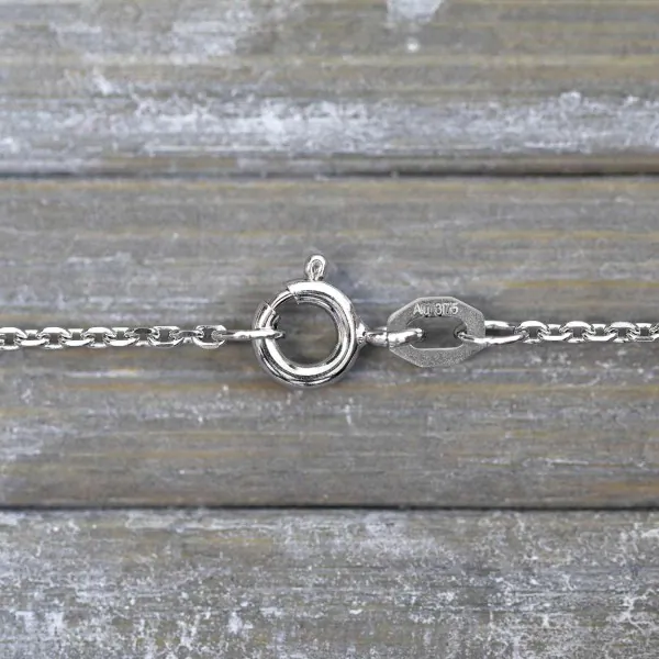 Goldkette als Ankerkette diamantiert in Weißgold 375 / 9K, 42 cm lang, 1,3 mm breit, Gewicht ca. 2.5 g.