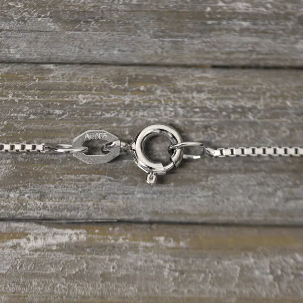 Goldkette als Venezianerkette in Weißgold 375 / 9K, 50 cm lang, 0,9 mm breit, Gewicht ca. 3 g.