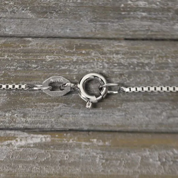Goldkette als Venezianerkette in Weißgold 375 / 9K, 40 cm lang, 0,9 mm breit, Gewicht ca. 2.6 g.