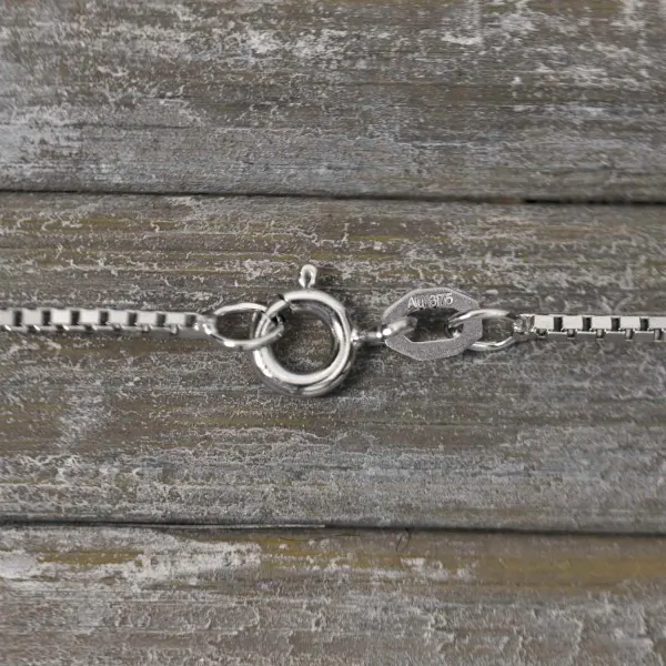 Goldkette als Venezianerkette in Weißgold 375 / 9K, 55 cm lang, 1,2 mm breit, Gewicht ca. 5.1 g.