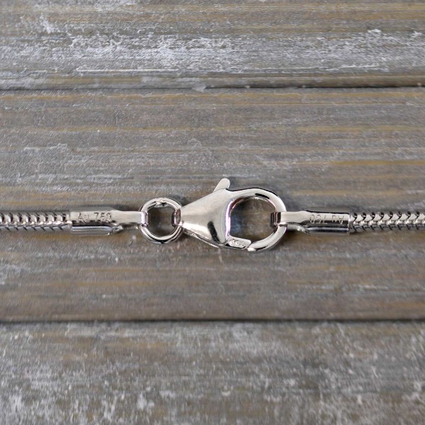 Goldkette als Schlangenkette in Weißgold 750 / 18K, 34 cm lang, 1,4 mm breit, Gewicht ca. 4.9 g.