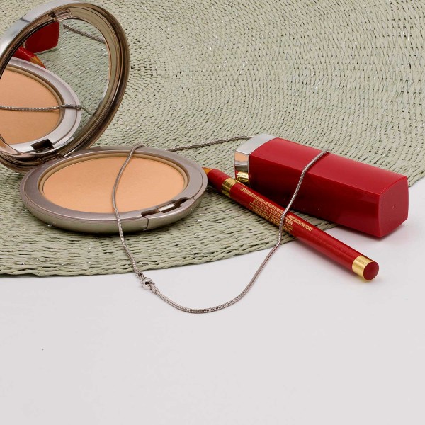 Goldkette als Schlangenkette in Weißgold 333 / 8K, 50 cm lang, 1,4 mm breit, Gewicht ca. 5.7 g.