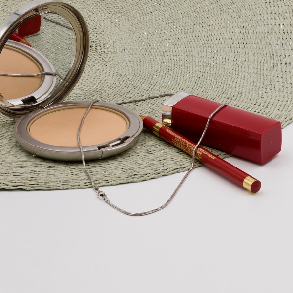 Goldkette als Schlangenkette in Weißgold 333 / 8K, 100 cm lang, 1,4 mm breit, Gewicht ca. 11.4 g.