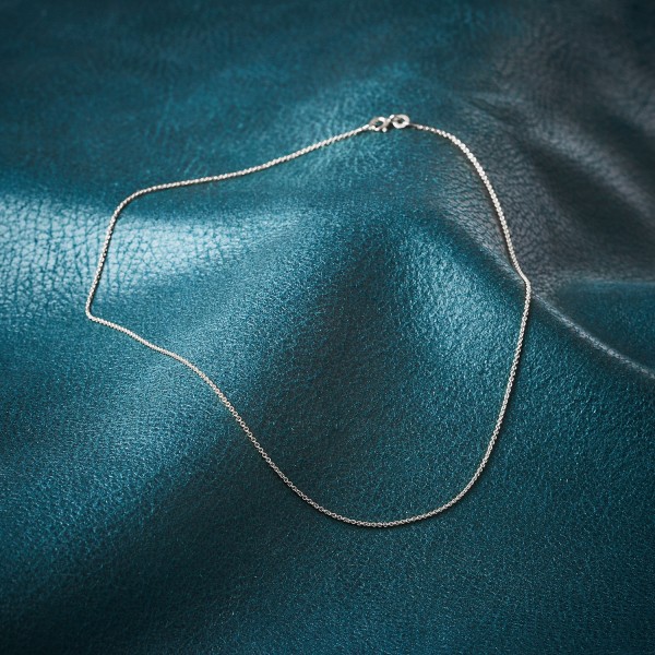 Goldkette als Ankerkette rund in Weißgold 333 / 8 Karat, 60 cm lang, 1.1 mm breit, Gewicht ca. 2.3 g.