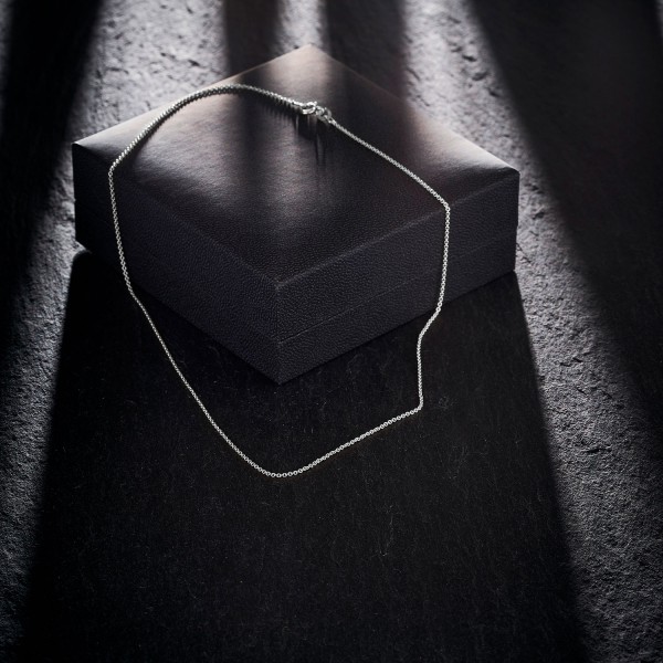 Goldkette als Ankerkette rund Weißgold 585 / 14K, 45 cm lang, 1,1 mm breit, Gewicht ca. 2.1 g.