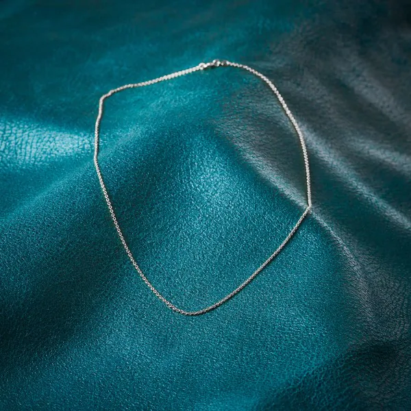 Goldkette als Ankerkette rund Weißgold 585 / 14K, 45 cm lang, 1,3 mm breit, Gewicht ca. 2.8 g.
