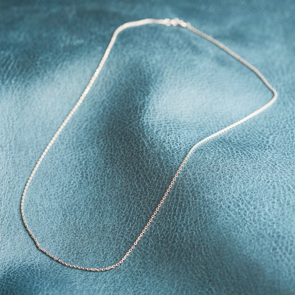 Goldkette als Ankerkette diamantiert in Weißgold 585 / 14K, 40 cm lang, 1,3 mm breit, Gewicht ca. 2.5 g.