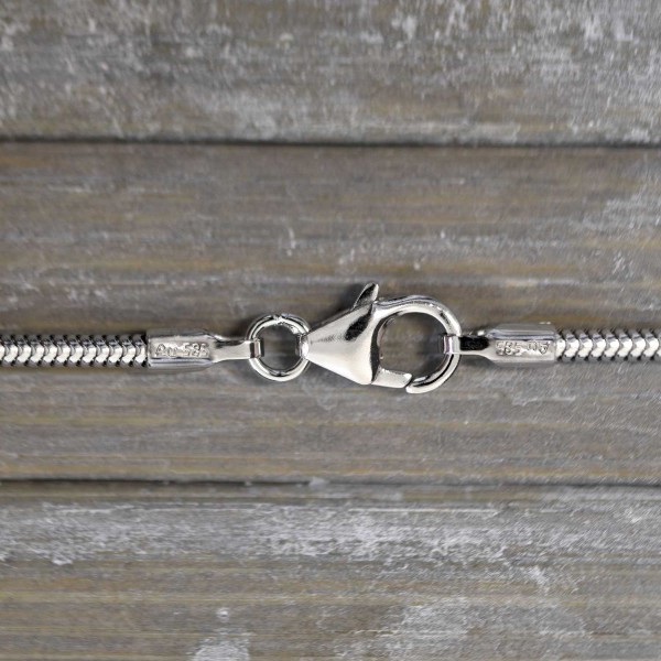 Goldkette als Schlangenkette in Weißgold 585 / 14K, 50 cm lang, 1,6 mm breit, Gewicht ca. 7.2 g.