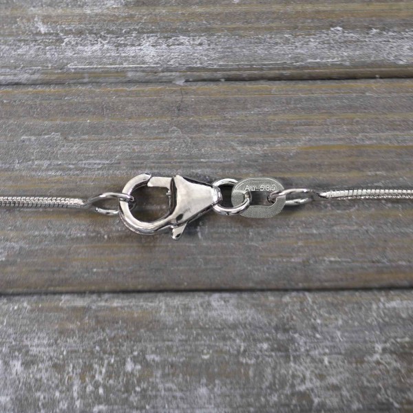 Goldkette als Schlangenkette in Weißgold 585 / 14K, 42 cm lang, 0,9 mm breit, Gewicht ca. 4 g.