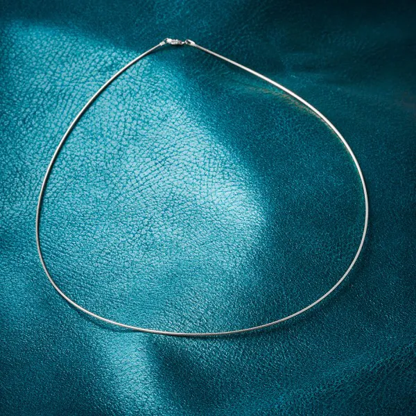 Goldkette als Tondakette in Weißgold 333 / 8K, 85 cm lang, 1,2 mm breit, Gewicht ca. 9.5 g.
