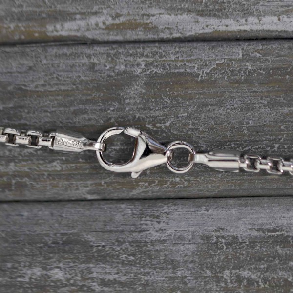 Goldkette als Venezianerkette rund geschlagen in Weißgold 585 / 14K, 38 cm lang, 2 mm breit, Gewicht ca. 9 g.