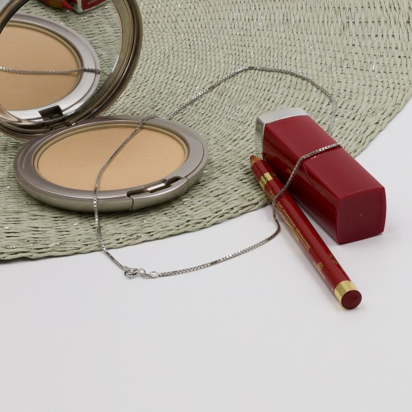 Goldkette als Venezianerkette in Weißgold 333 / 8K, 100 cm lang, 1,2 mm breit, Gewicht ca. 9 g.