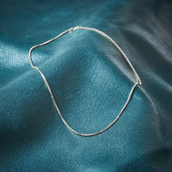 Goldkette als Venezianerkette in Weißgold 585 / 14K, 65 cm lang, 1,4 mm breit, Gewicht ca. 10 g.