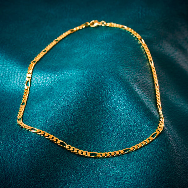 Goldkette als Figarokette diamantiert in Gelbgold 585 / 14K, 55 cm lang, 4,3 mm breit, Gewicht ca. 23.4 g.