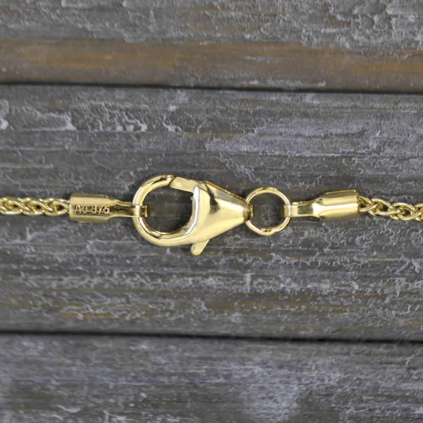 Goldkette als Zopfkette in Gelbgold 375 / 9K, 34 cm lang, 1,3 mm breit, Gewicht ca. 2 g.