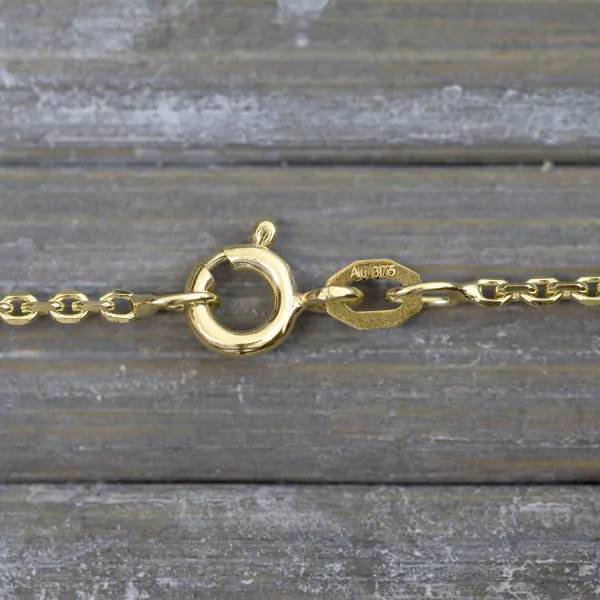 Goldkette als Ankerkette diamantiert in Gelbgold 375 / 9K, 38 cm lang, 1,7 mm breit, Gewicht ca. 3 g.