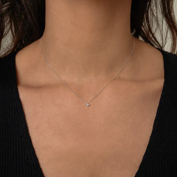 0,1 Karat Diamant Anhänger 4-er Krappe, Weißgold 585 / 14K, Höhe 5.8 mm, Breite 4 mm, Gewicht ca. 0.14 g