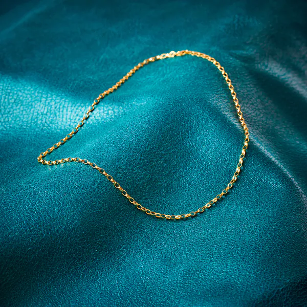 Goldkette als Erbskette in Gelbgold 375 / 9K, 38 cm lang, 2,4 mm breit, Gewicht ca. 3.4 g.