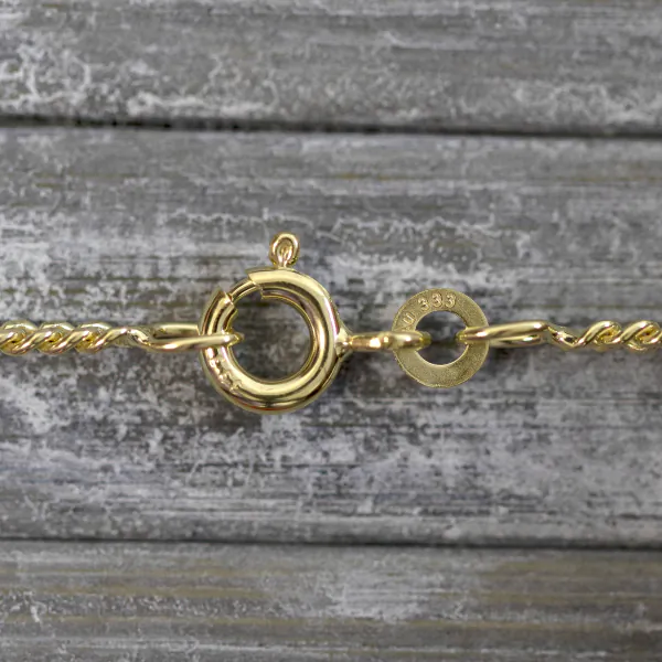 Goldkette als Panzerkette flach in Gelbgold 333 / 8K, 85 cm lang, 2,1 mm breit, Gewicht ca. 9.7 g.