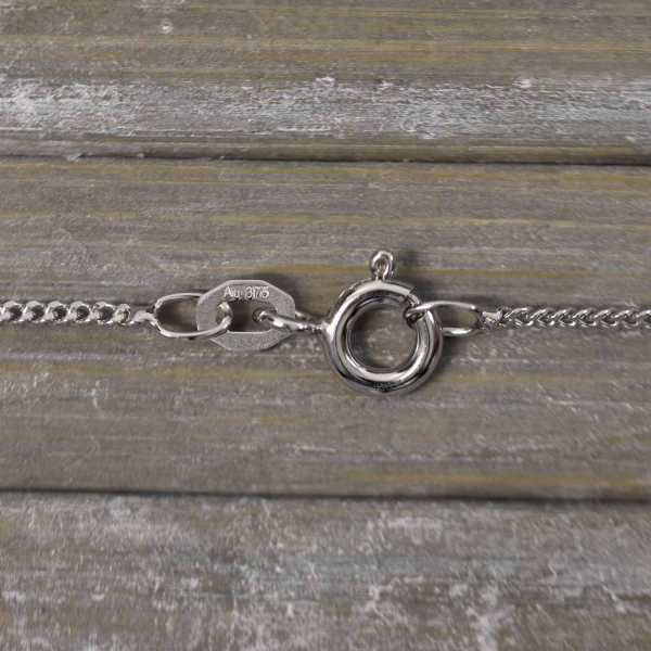 Goldkette als Panzerkette flach in Weißgold 375 / 9K, 36 cm lang, 1,4 mm breit, Gewicht ca. 2.3 g.