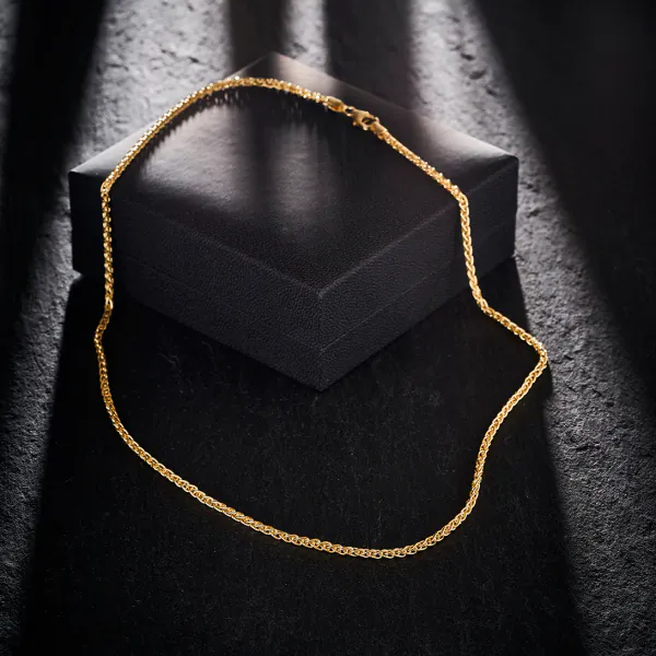 Goldkette als Zopfkette in Gelbgold 375 / 9K, 70 cm lang, 2,5 mm breit, Gewicht ca. 14.8 g.