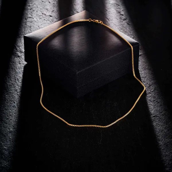 Goldkette als Venezianerkette rund geschlagen in Gelbgold 375 / 9K, 50 cm lang, 1,5 mm breit, Gewicht ca. 6.7 g.