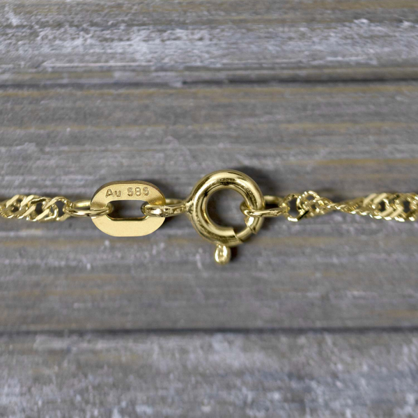 Goldkette als Singapurkette in Gelbgold 585 / 14 Karat, 85 cm lang, 1.8 mm breit, Gewicht ca. 4.9 g.