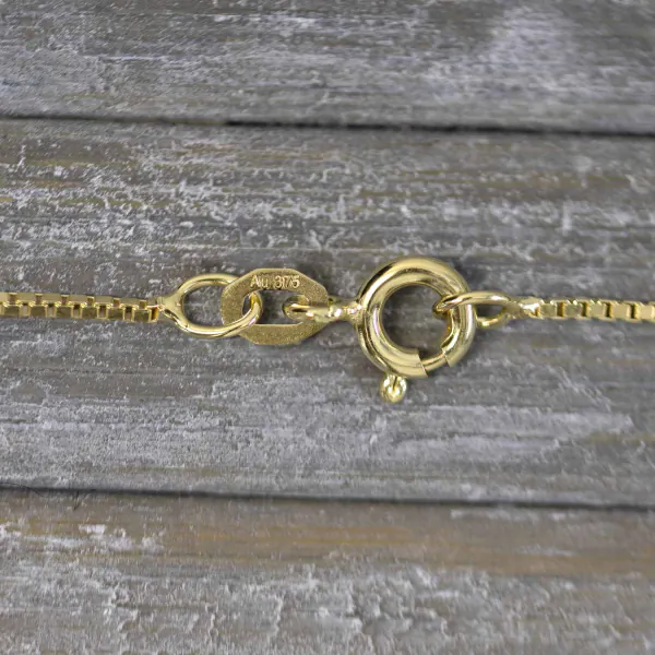Goldkette als Venezianerkette in Gelbgold 375 / 9K, 80 cm lang, 0,9 mm breit, Gewicht ca. 4.1 g.