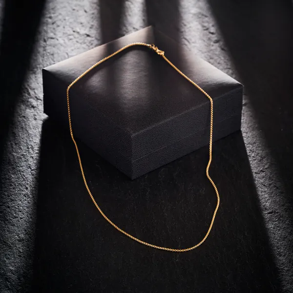 Goldkette als Venezianerkette rund geschlagen in Gelbgold 750 / 18K, 50 cm lang, 1,2 mm breit, Gewicht ca. 4.9 g.