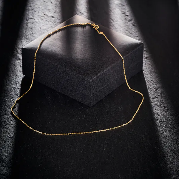 Goldkette als Ankerkette diamantiert in Gelbgold 585 / 14K, 38 cm lang, 1,2 mm breit, Gewicht ca. 1.9 g.