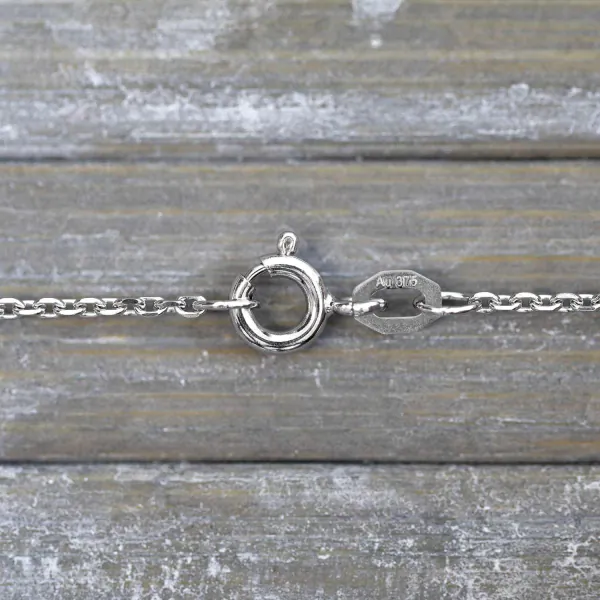 Goldkette als Ankerkette diamantiert in Weißgold 375 / 9K, 38 cm lang, 1,3 mm breit, Gewicht ca. 2.3 g.