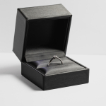0,30 Karat Diamant Verlobungsring mit GIA Zertifikat, Rotgold 750 / 18K, Breite 1,7 mm,Weite 58 mm, Gewicht ca. 2.84 g.