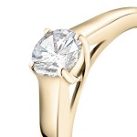 0,40 Karat Diamant Verlobungsring mit GIA Zertifikat, Gelbgold 585 / 14K, Breite 1,7 mm,Weite 49 mm, Gewicht ca. 2.6 g.
